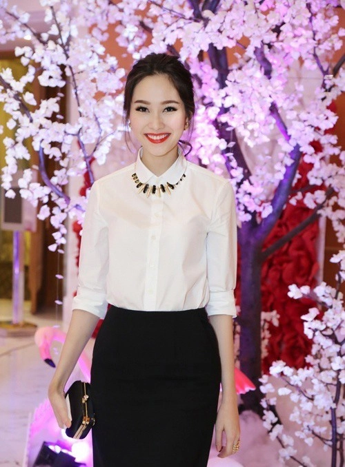 Thu thảo mặc sơ mi trắng vẫn khiến vạn người mê