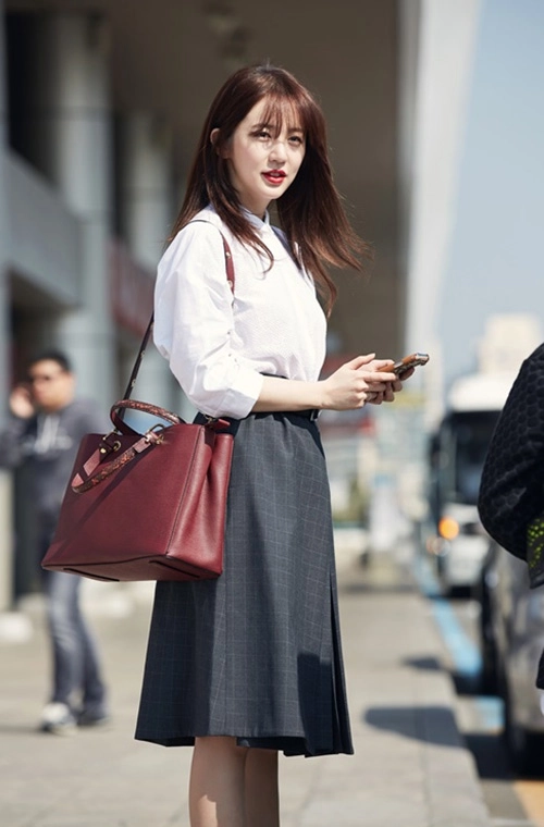 Bí quyết diện sơ mi hè thanh lịch của sao hàn