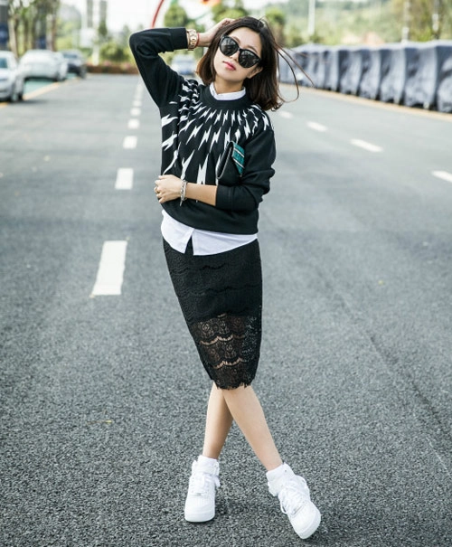 Mix áo len với áo sơ mi đốn tim chàng