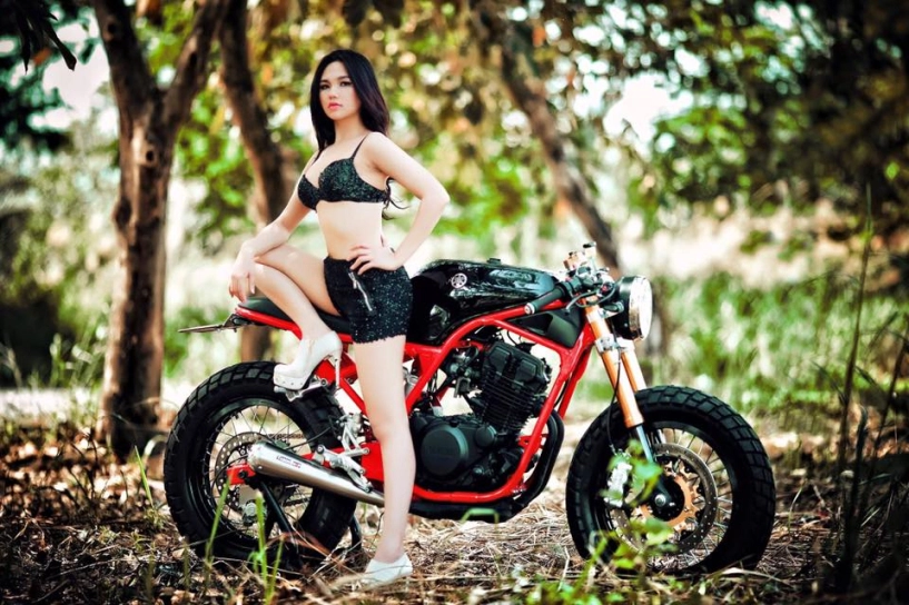 Ngắm yamaha srx 250 độ cafe racer cực chất khoe dáng cùng mẫu việt