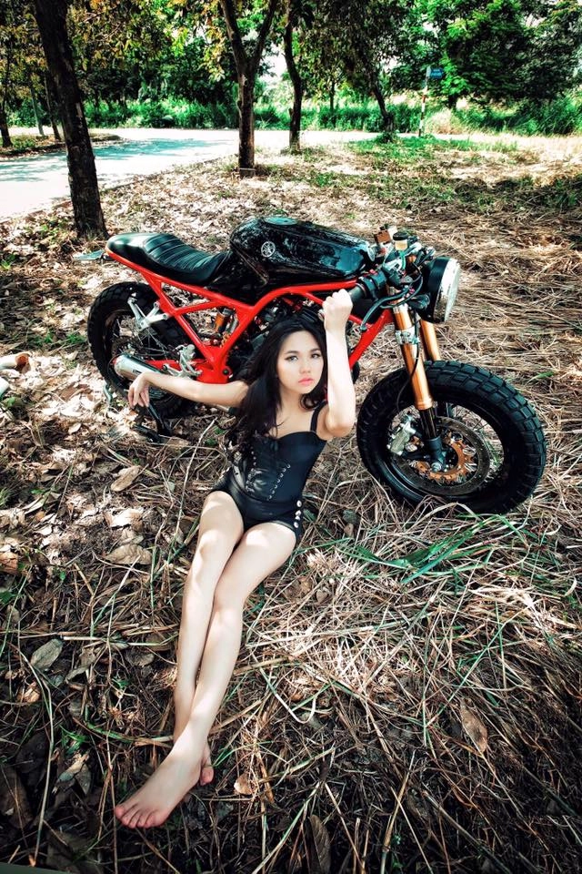 Ngắm yamaha srx 250 độ cafe racer cực chất khoe dáng cùng mẫu việt