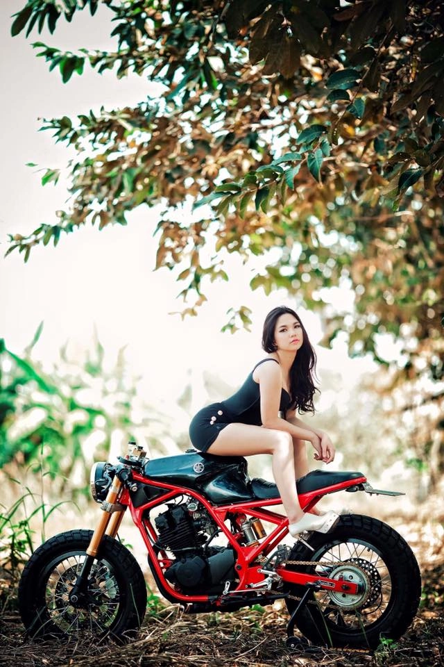 Ngắm yamaha srx 250 độ cafe racer cực chất khoe dáng cùng mẫu việt