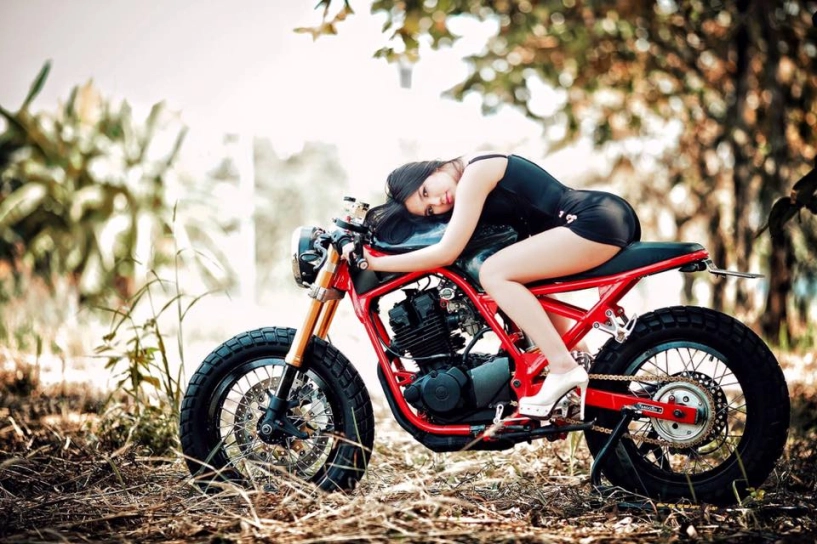 Ngắm yamaha srx 250 độ cafe racer cực chất khoe dáng cùng mẫu việt