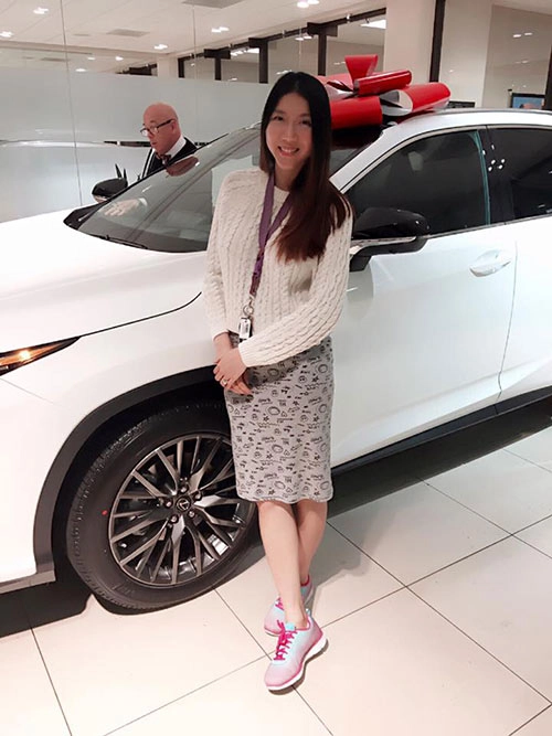 Ngọc quyên đổi xế hộp mới vì con trai