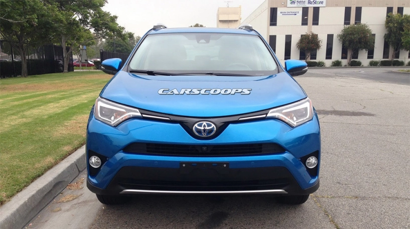 Toyota rav4 2016 bằng xương bằng thịt xuất hiện trên phố