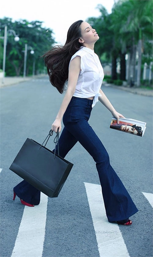 7 ngày sơ mi trắng cùng hà hồ
