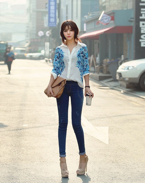 Bí quyết biến tấu đẹp cho sơ mi trắng
