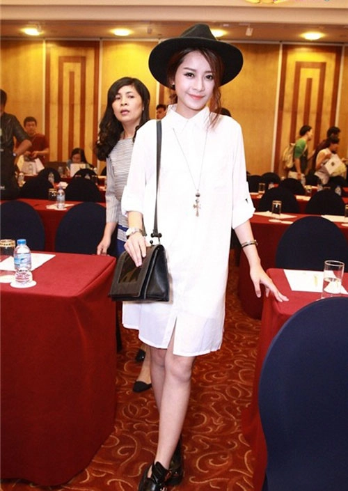 Sao việt rục rịch lăng xê mốt sơ mi siêu dài