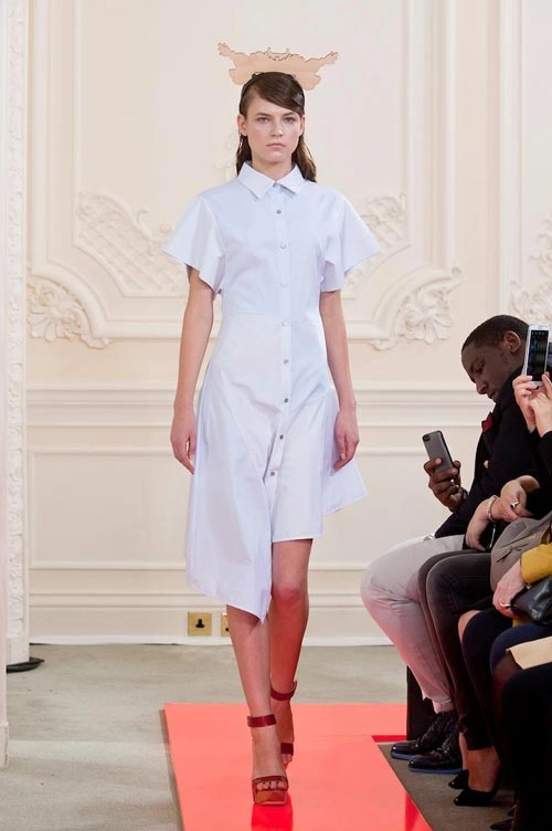 Thanh lịch và phóng khoáng cùng váy sơ mi như các fashionista