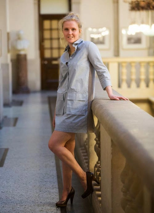 Thanh lịch và phóng khoáng cùng váy sơ mi như các fashionista