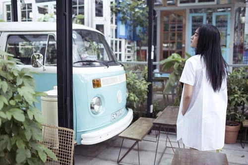 Thanh lịch và phóng khoáng cùng váy sơ mi như các fashionista
