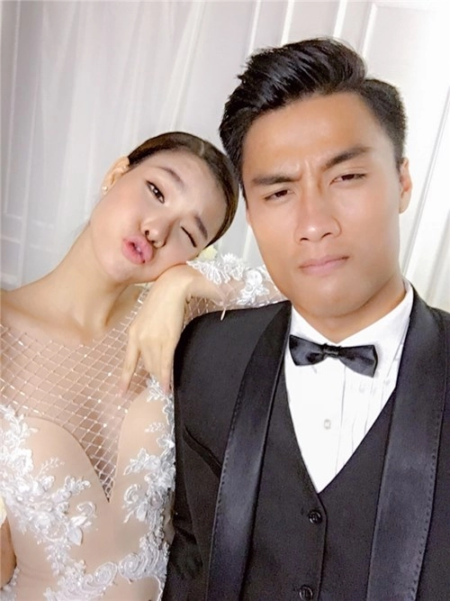 Ngẩn ngơ trước vẻ quyến rũ của chiếc váy kỳ hân sẽ mặc trong ngày cưới