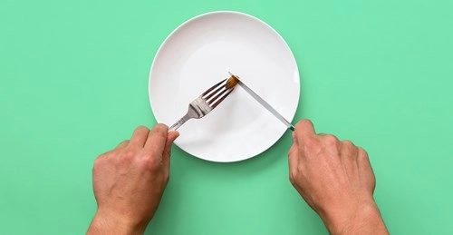 Những người bạn nên tránh xa khi đang giảm cân
