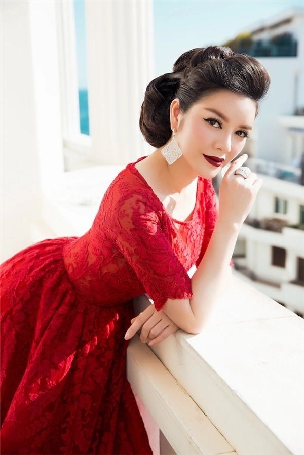 Váy áo sao việt trên thảm đỏ quốc tế làm nức lòng khán giả quê nhà