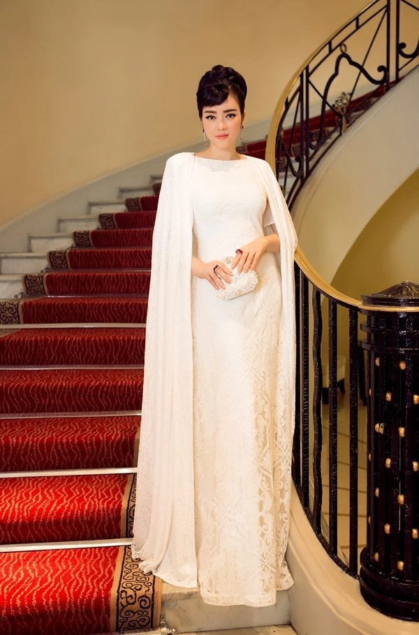 Váy áo sao việt trên thảm đỏ quốc tế làm nức lòng khán giả quê nhà
