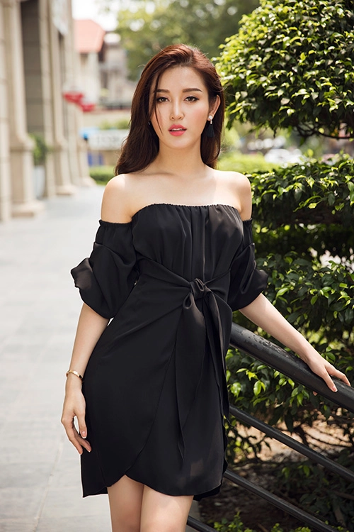 Á hậu huyền my diện váy đẹp nao lòng