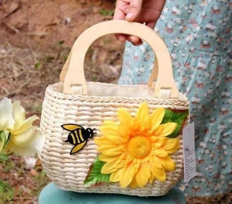 Túi cói nữ đẹp tung tăng dạo biển 2017
