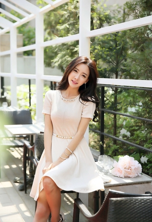 Váy đầm đơn sắc quyến rũ sang trọng công sở