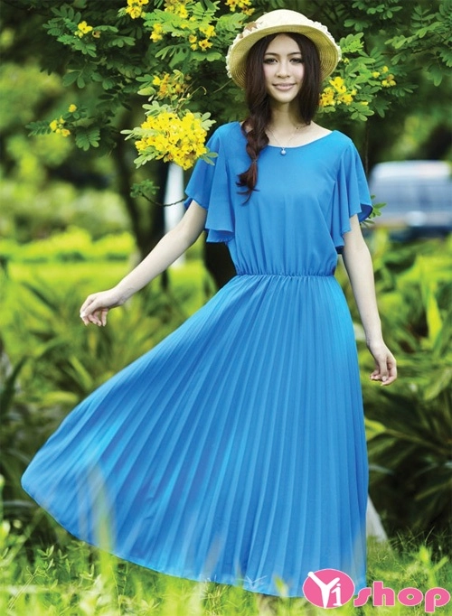 Váy đầm maxi dáng dài đẹp lãng mạn ngọt ngào dạo phố ngày hè