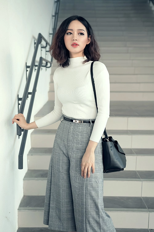 Bí quyết diện áo len cổ lọ ấm và đẹp nữ công sở không thể làm ngơ