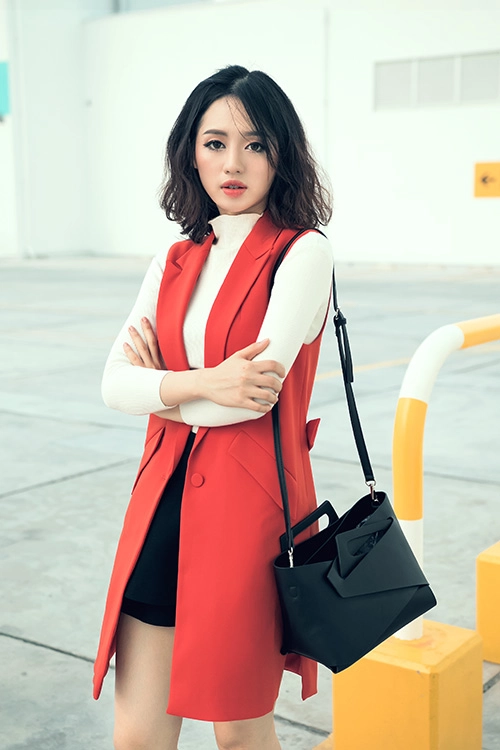 Bí quyết diện áo len cổ lọ ấm và đẹp nữ công sở không thể làm ngơ