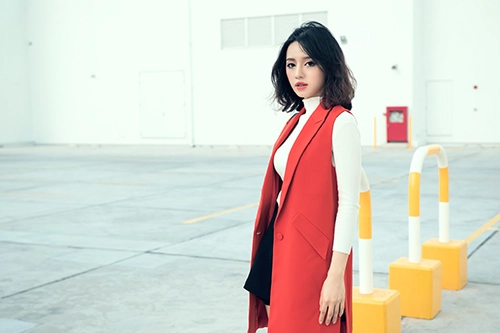 Bí quyết diện áo len cổ lọ ấm và đẹp nữ công sở không thể làm ngơ