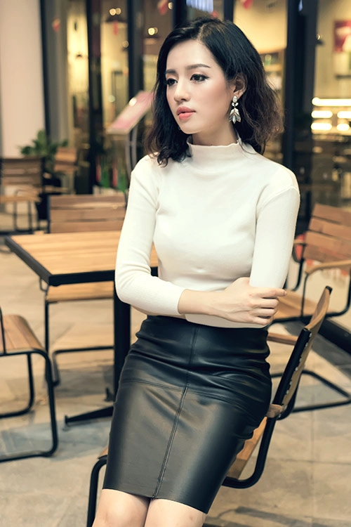 Bí quyết diện áo len cổ lọ ấm và đẹp nữ công sở không thể làm ngơ