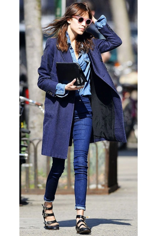 Bí quyết mặc denim tuyệt đẹp cho nữ công sở ngày nắng hanh