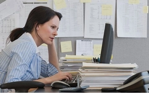 Dân công sở dễ mắc bệnh trĩ