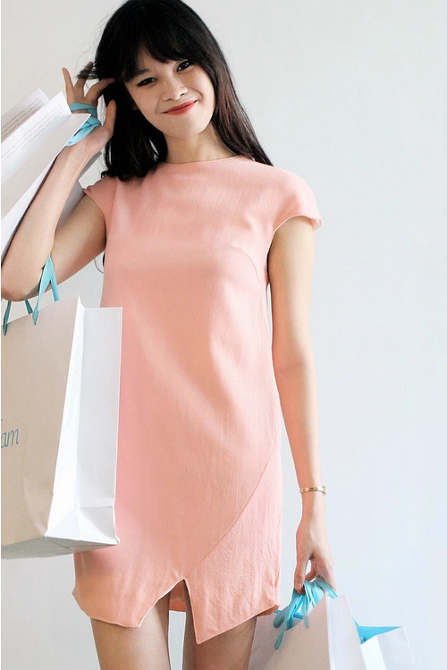 Mẹo hay cho nàng chọn trang phục công sở quyến rũ