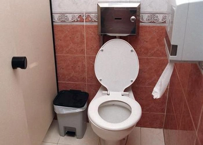 Những thói quen vừa bẩn vừa thiếu lịch sự nơi công sở
