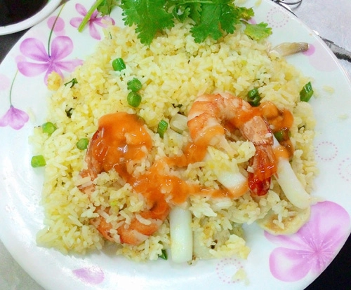 Quán món gì cũng có từ sáng đến đêm cho dân công sở