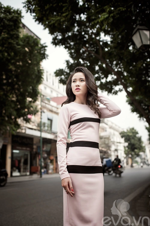 Tuyệt chiêu để rạng rỡ chốn công sở với gam pastel