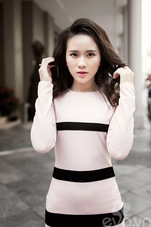 Tuyệt chiêu để rạng rỡ chốn công sở với gam pastel