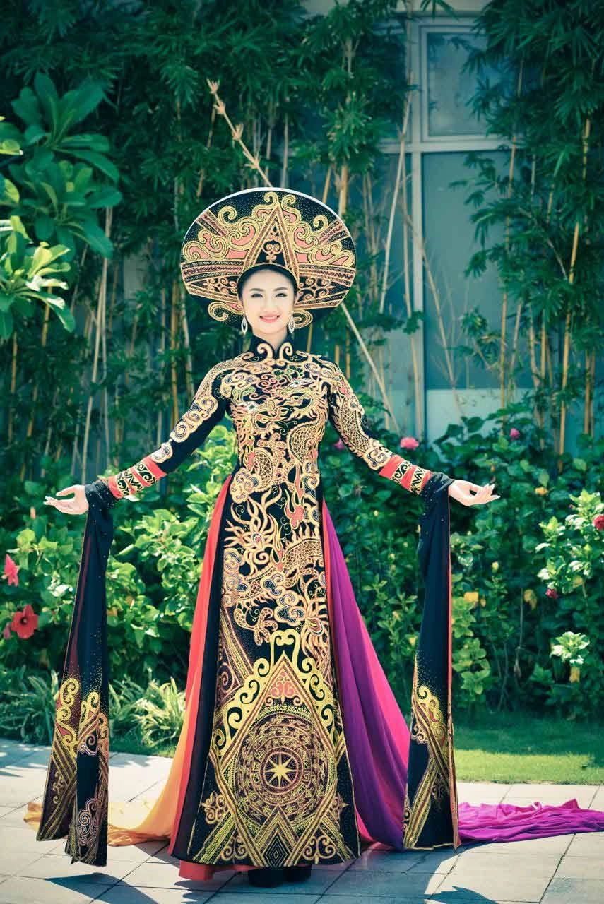 Hoa hậu bản sắc nữ du học si