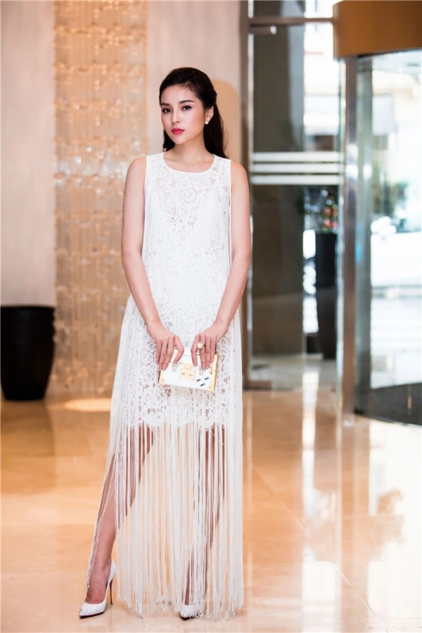 Kỳ duyên tú anh cực xinh đẹp dự sự kiện