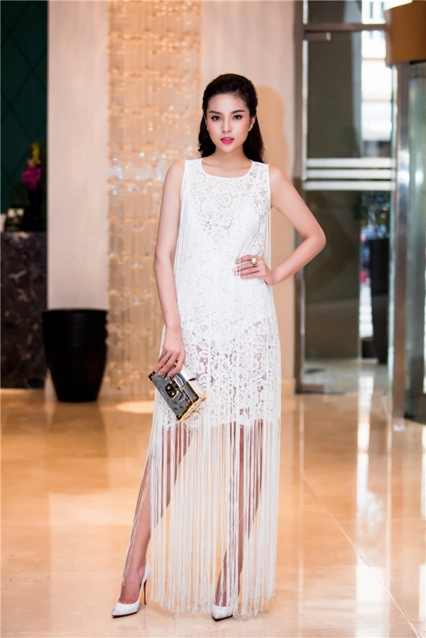 Kỳ duyên tú anh cực xinh đẹp dự sự kiện