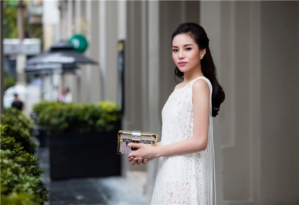 Kỳ duyên tú anh cực xinh đẹp dự sự kiện