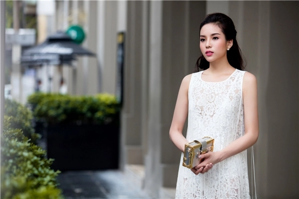 Kỳ duyên tú anh cực xinh đẹp dự sự kiện