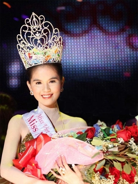 soi giá các loại vương miện của hoa hậu á hậu việt