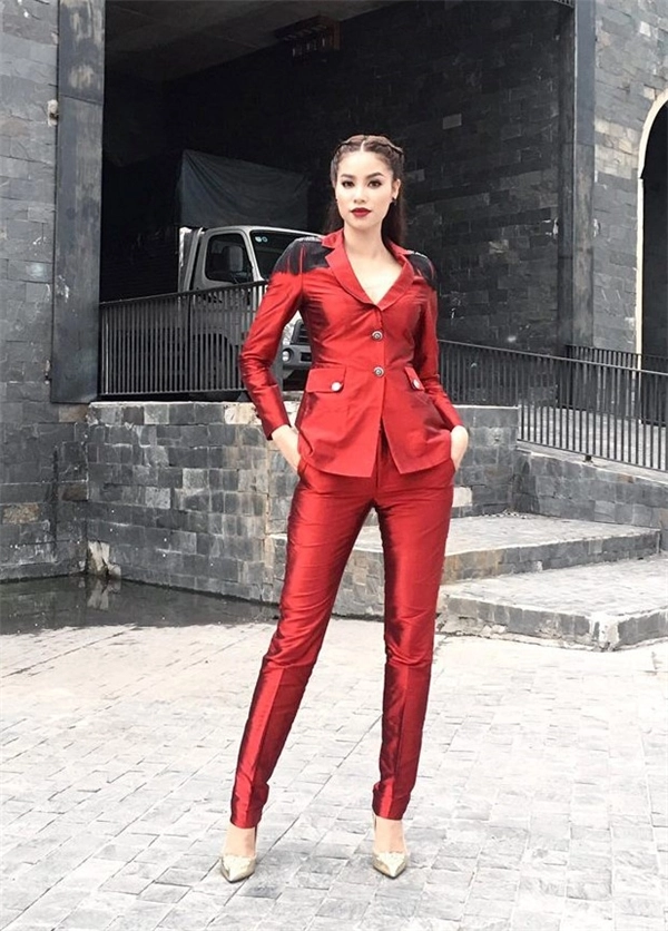 Bst hàng hiệu đắt đỏ của phạm hương tại the face vietnam