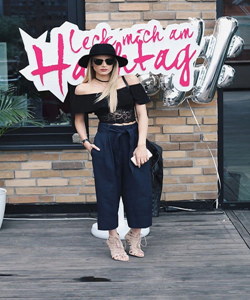 Diện choker lung linh cho mùa hè thêm xinh