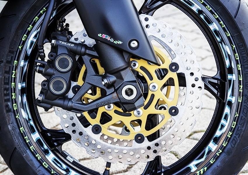 Vẻ ngoài dữ dằn của chiếc kawasaki z1000 độ phiên bản monster