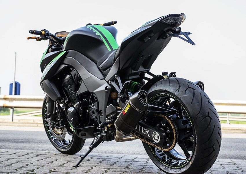 Vẻ ngoài dữ dằn của chiếc kawasaki z1000 độ phiên bản monster