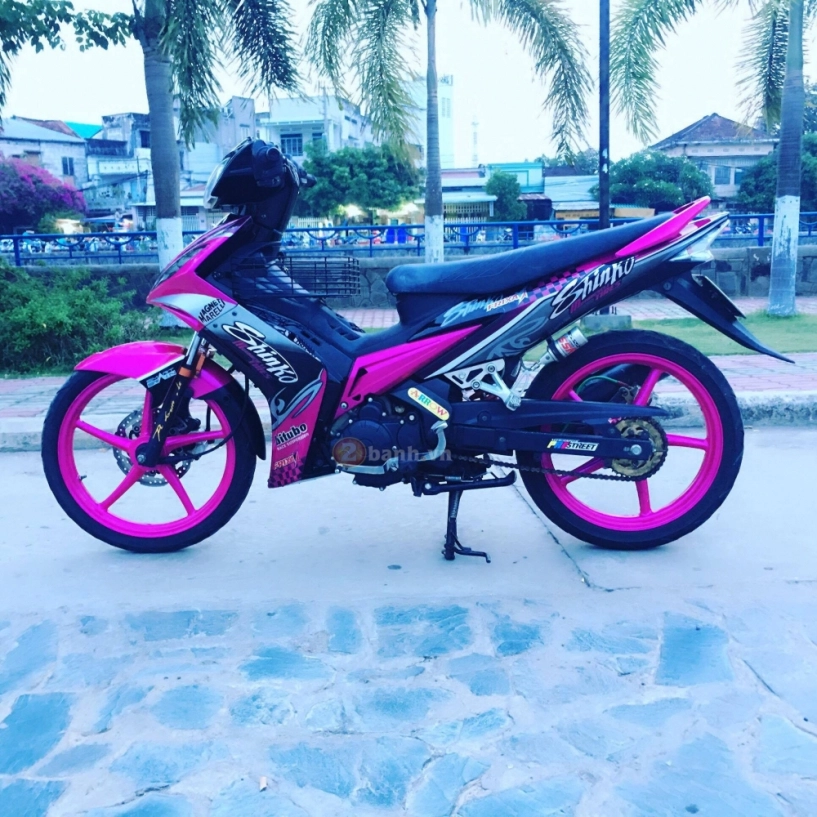 Chiếc exciter 135 độ hồng cá tính của nữ biker tây ninh