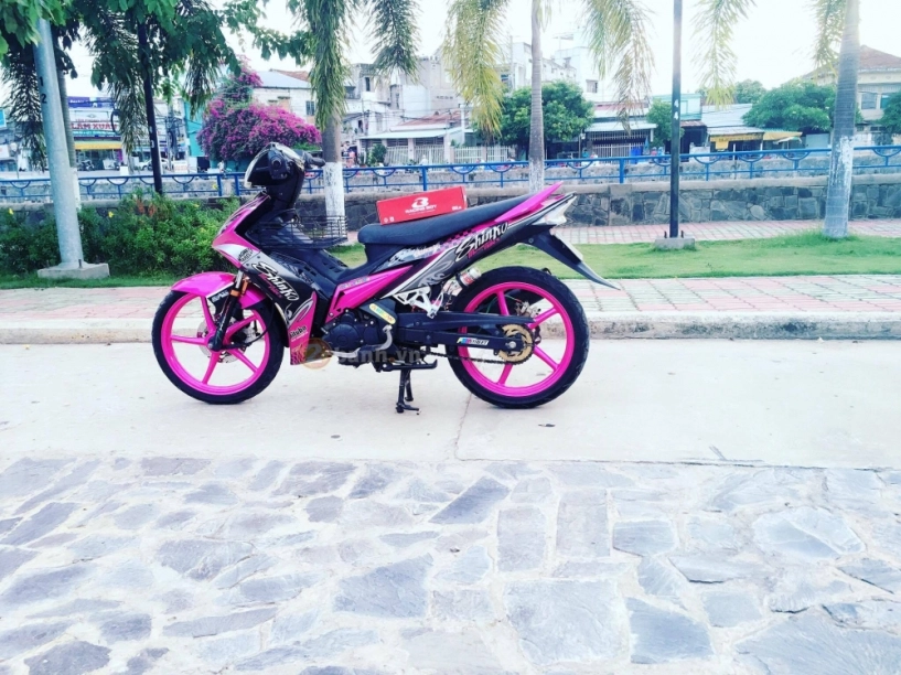 Chiếc exciter 135 độ hồng cá tính của nữ biker tây ninh