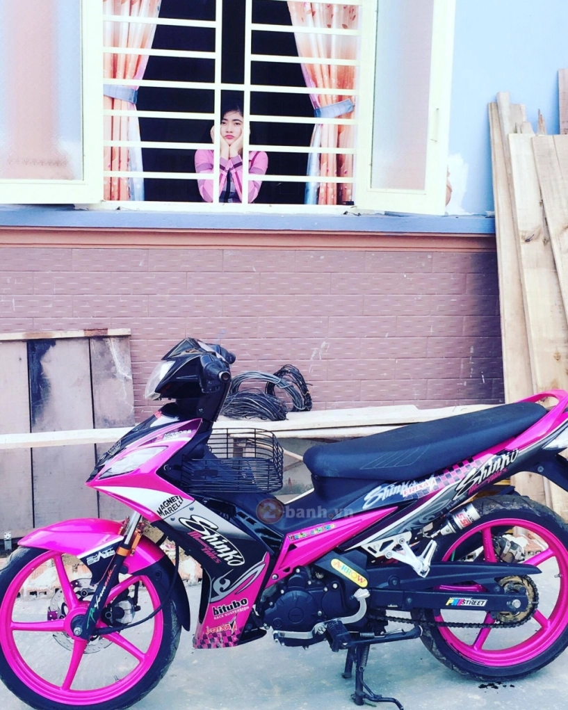 Chiếc exciter 135 độ hồng cá tính của nữ biker tây ninh