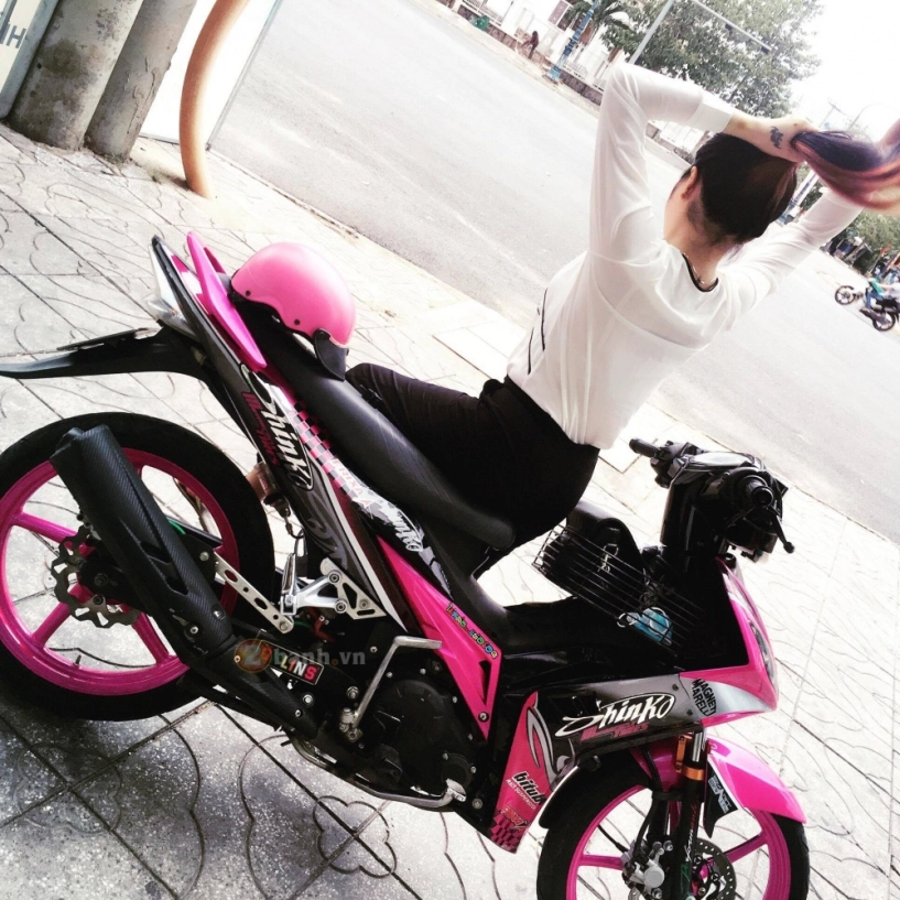 Chiếc exciter 135 độ hồng cá tính của nữ biker tây ninh