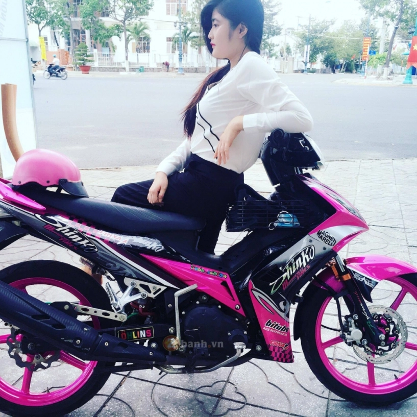 Chiếc exciter 135 độ hồng cá tính của nữ biker tây ninh