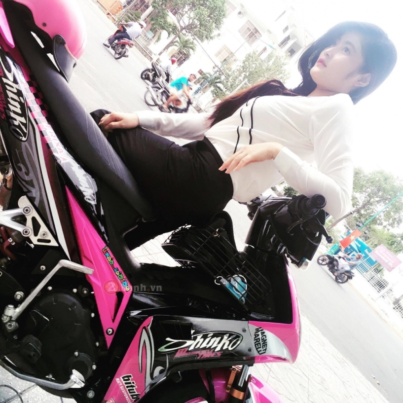 Chiếc exciter 135 độ hồng cá tính của nữ biker tây ninh